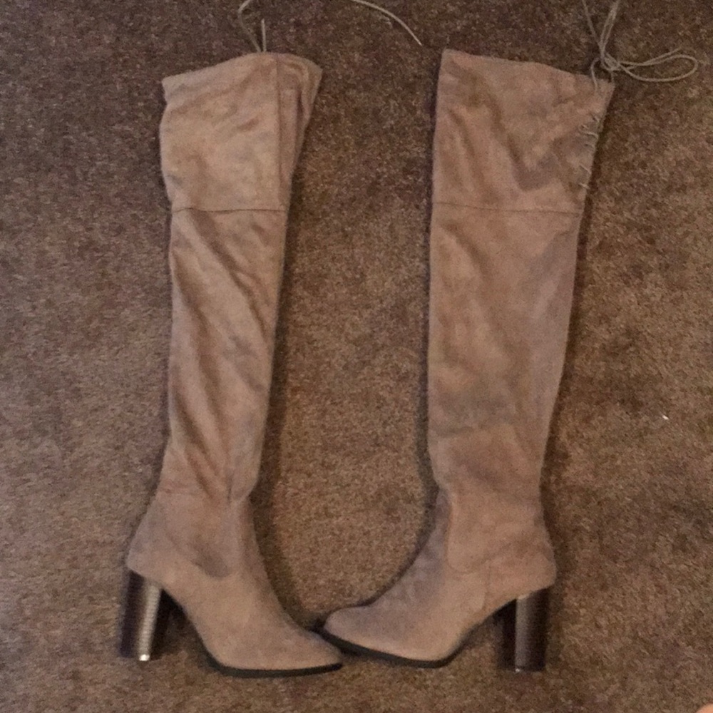 Heeled thigh high boots